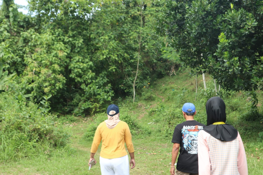 Hidupkan Kembali Hidden Gem Batukaras, Tim KKN-PPM UGM Mapai Pangandaran 2026 Revitalisasi Jalur Trekking Pantai Batu Nunggul